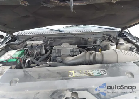 2005 Ford Expedition Xlt z USA, uszkodzony, nr VIN 1FMPU15535LA63169